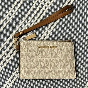 Micheal Kors Wristlet